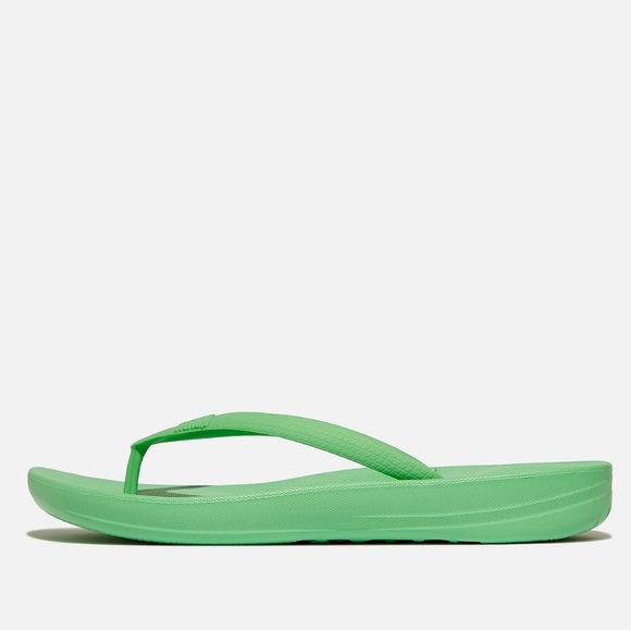 FITFLOP iQushion™ Ergonomically Engineered All-Day Comfort Tech in Pop Green — 8 - Picture 2 of 8